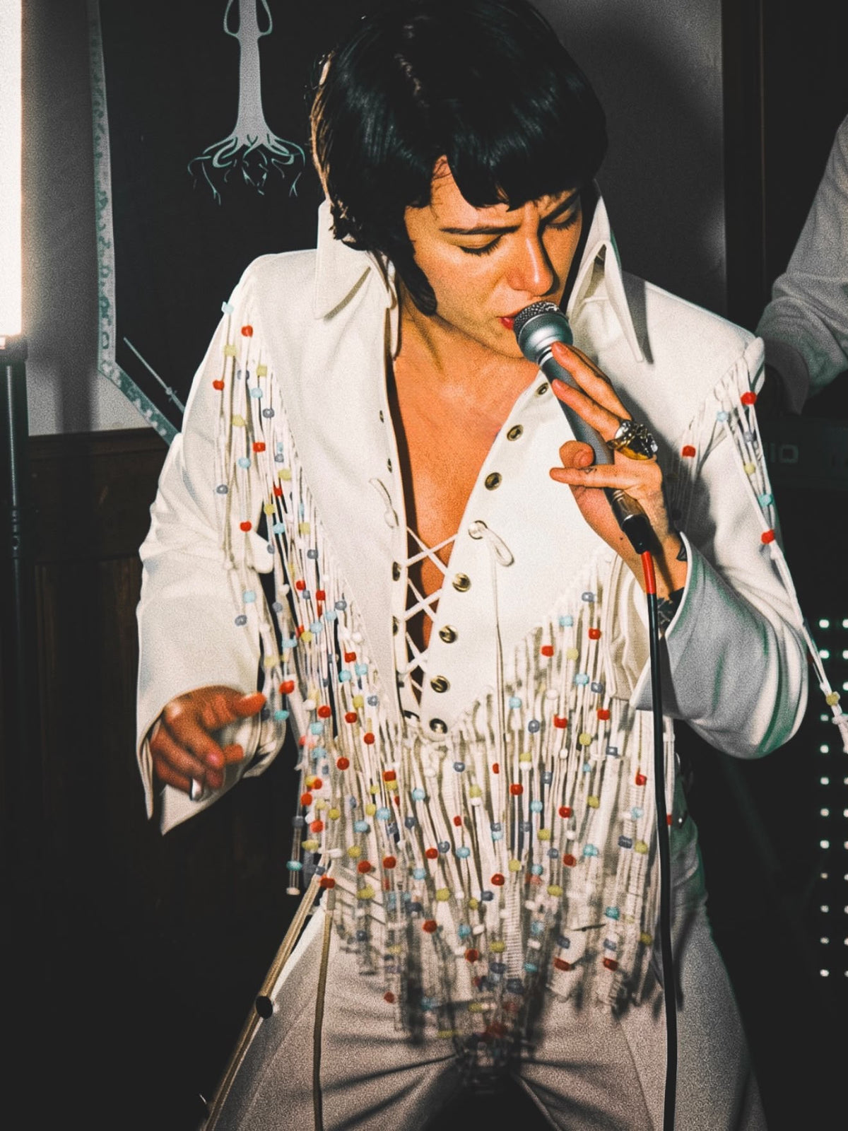 Hannah as Elvis | Official Merchandise Magazine